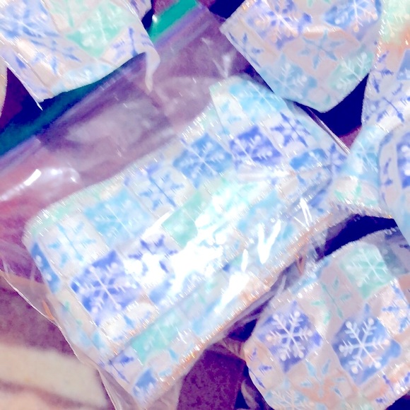 16 CHRISTMAS TREE BOWS NWOT - Picture 3 of 5